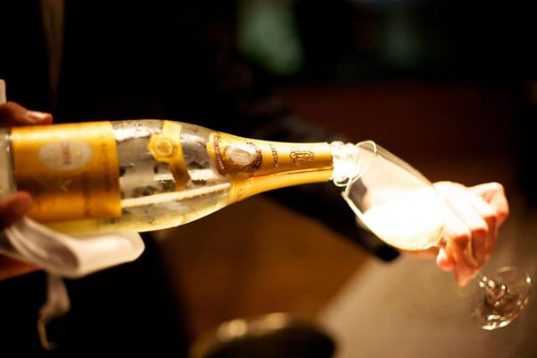 シャンパーニュ誕生の歴史を紐解く！銘酒の誕生には様々な苦労があった！