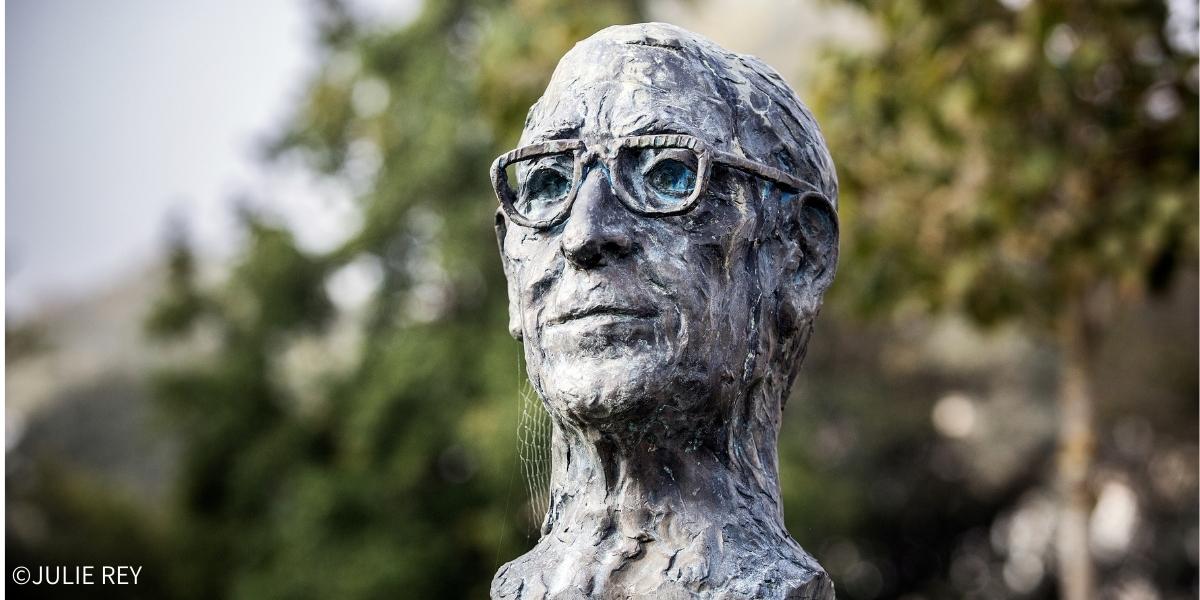 アンリ・マルタン氏銅像