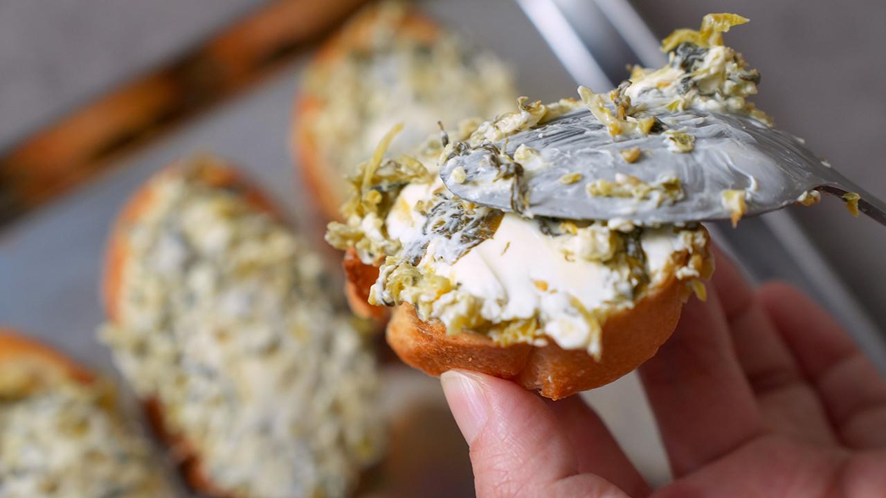 高菜漬けとクリームチーズのブルスケッタ_工程