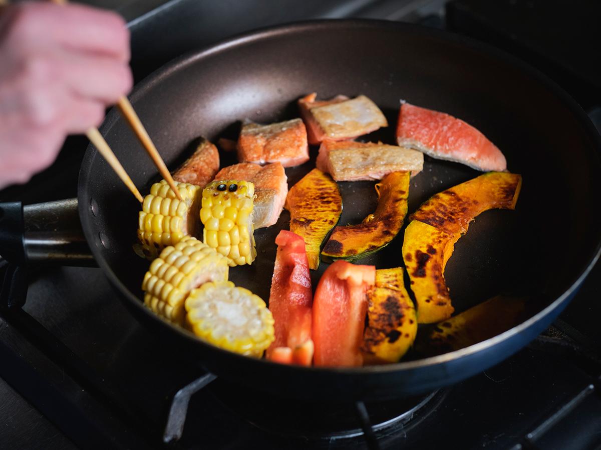 鮭と夏野菜の焼きびたし_工程