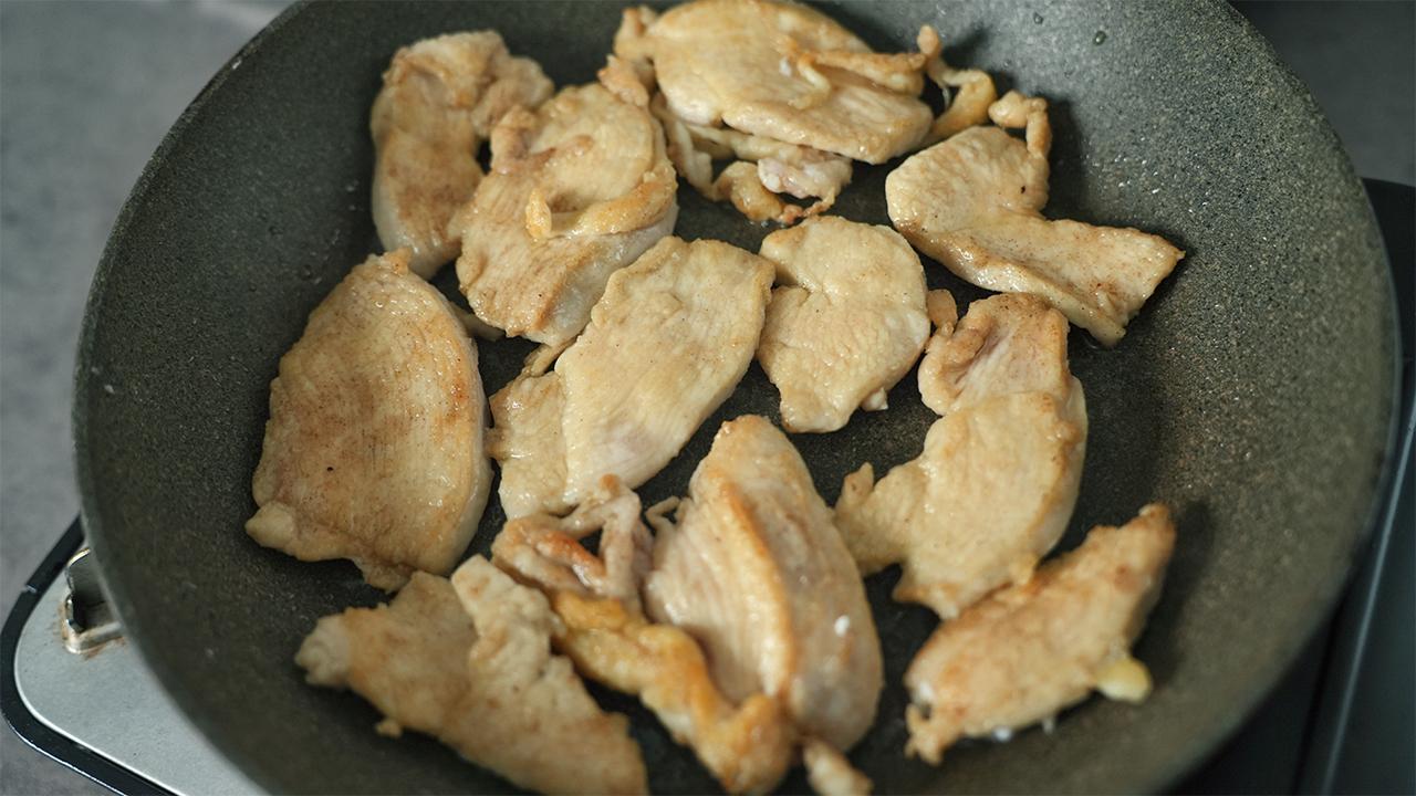 鶏むね肉とフレッシュトマトのさっぱりヨーグルトソース煮_工程