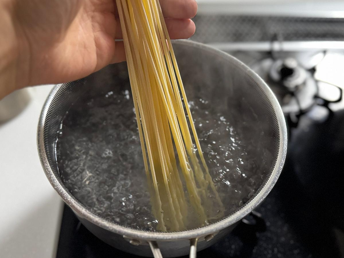 アサリと焼きトマトのバターボンゴレ_工程