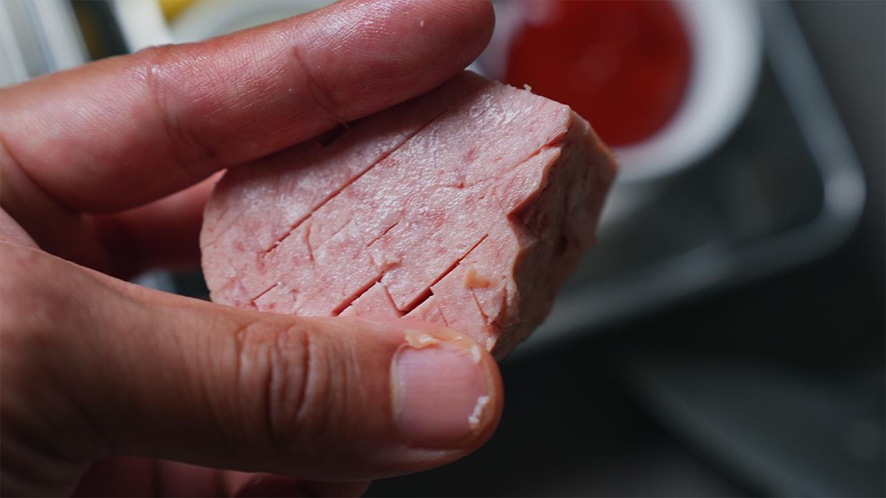 厚切りランチョンミートの赤ワインデミ風ソース_工程