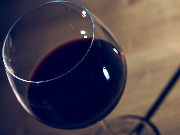 黒ワインと呼ばれる「カオール」の特徴