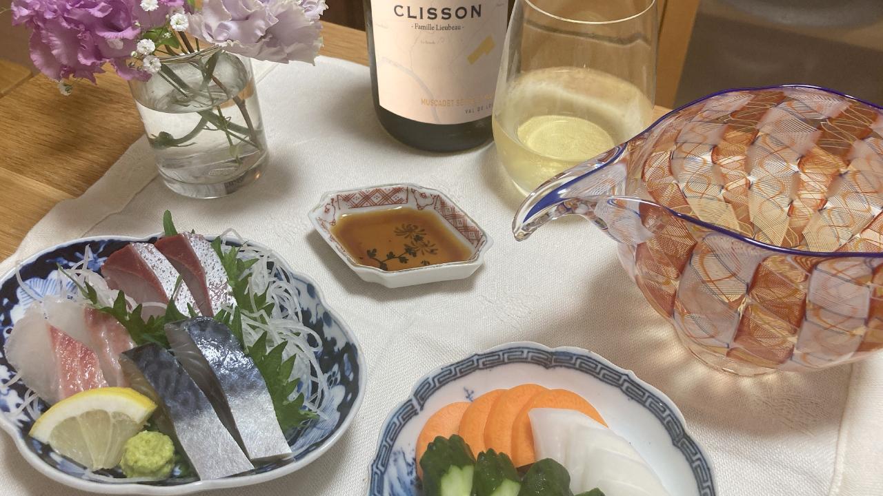 お気に入りの器とワインで楽しむ食卓