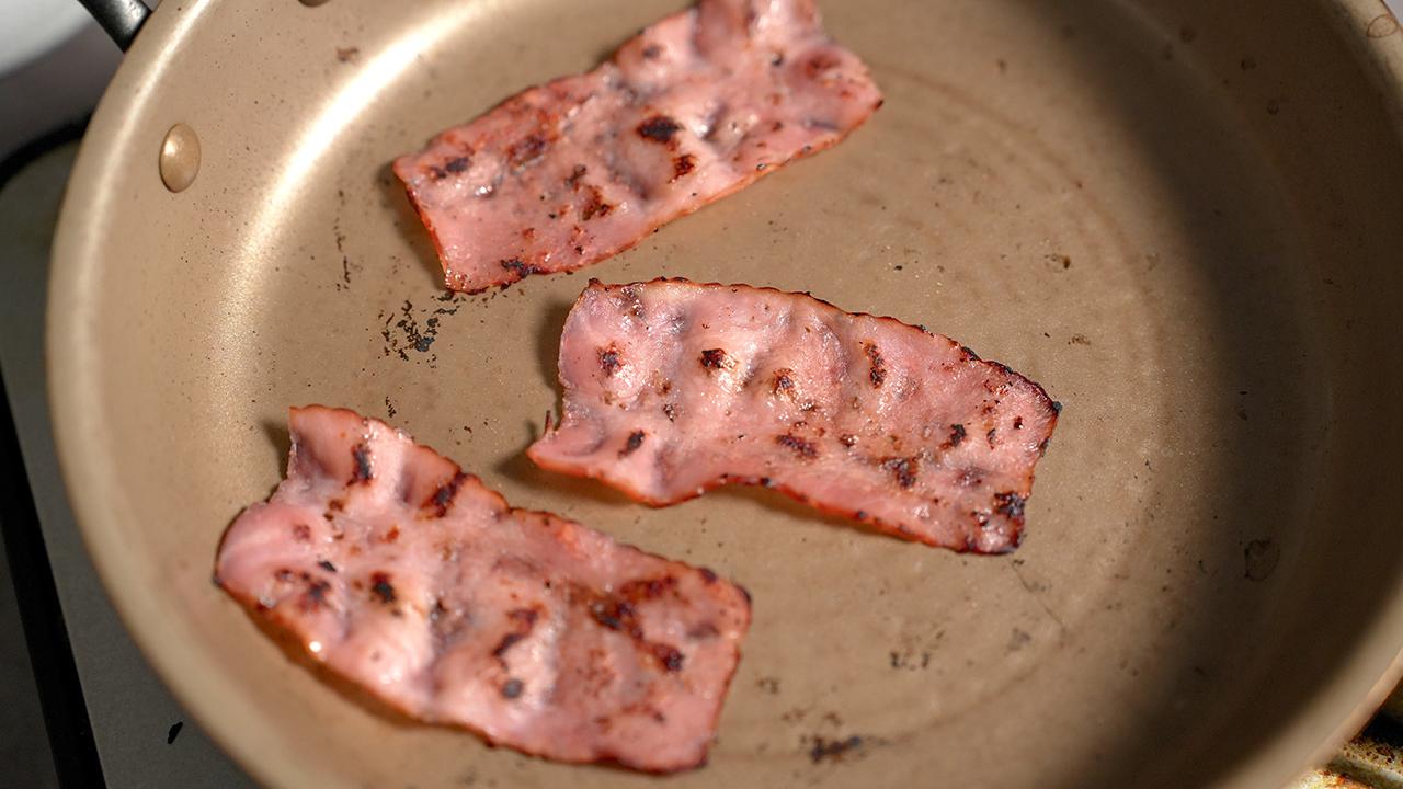 きゅうりのヨーグルトサラダ カリカリベーコン添え_工程