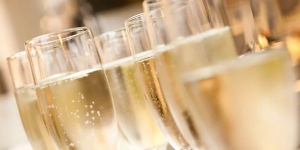 CHAMPAGNE EXPERIENCE【ノン・ヴィンテージ・シャンパーニュ 8種 飲み比べ】