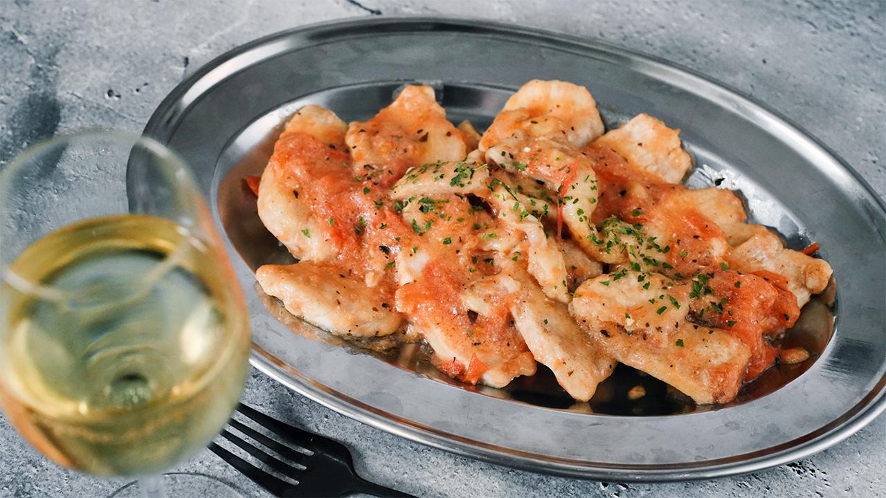 鶏むね肉とフレッシュトマトのさっぱりヨーグルトソース煮