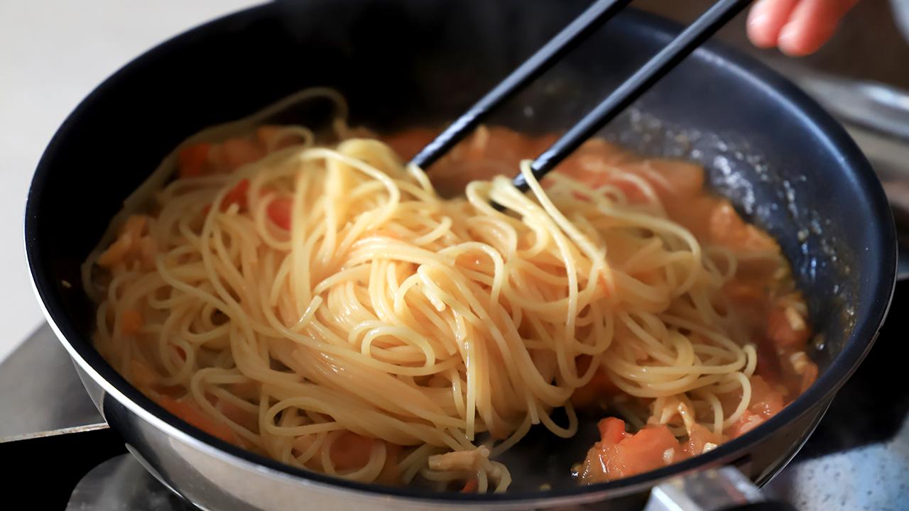 ソフトさきいかとトマトのパスタ_工程