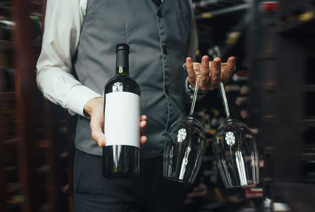 ワインボトルの底に溜まっているオリ 澱 とは エノテカ ワインの読み物