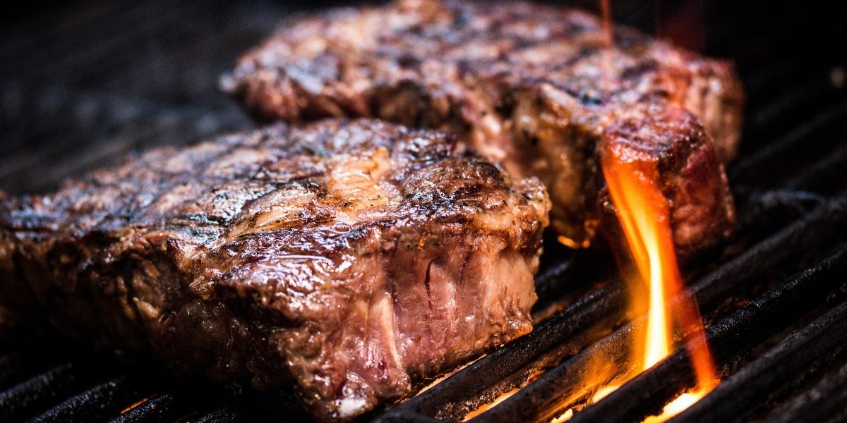 牛肉のステーキ