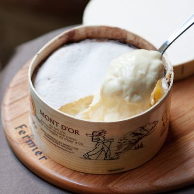 チーズ専門店「フェルミエ」特選 モン・ドール 1月23日（金）出荷分