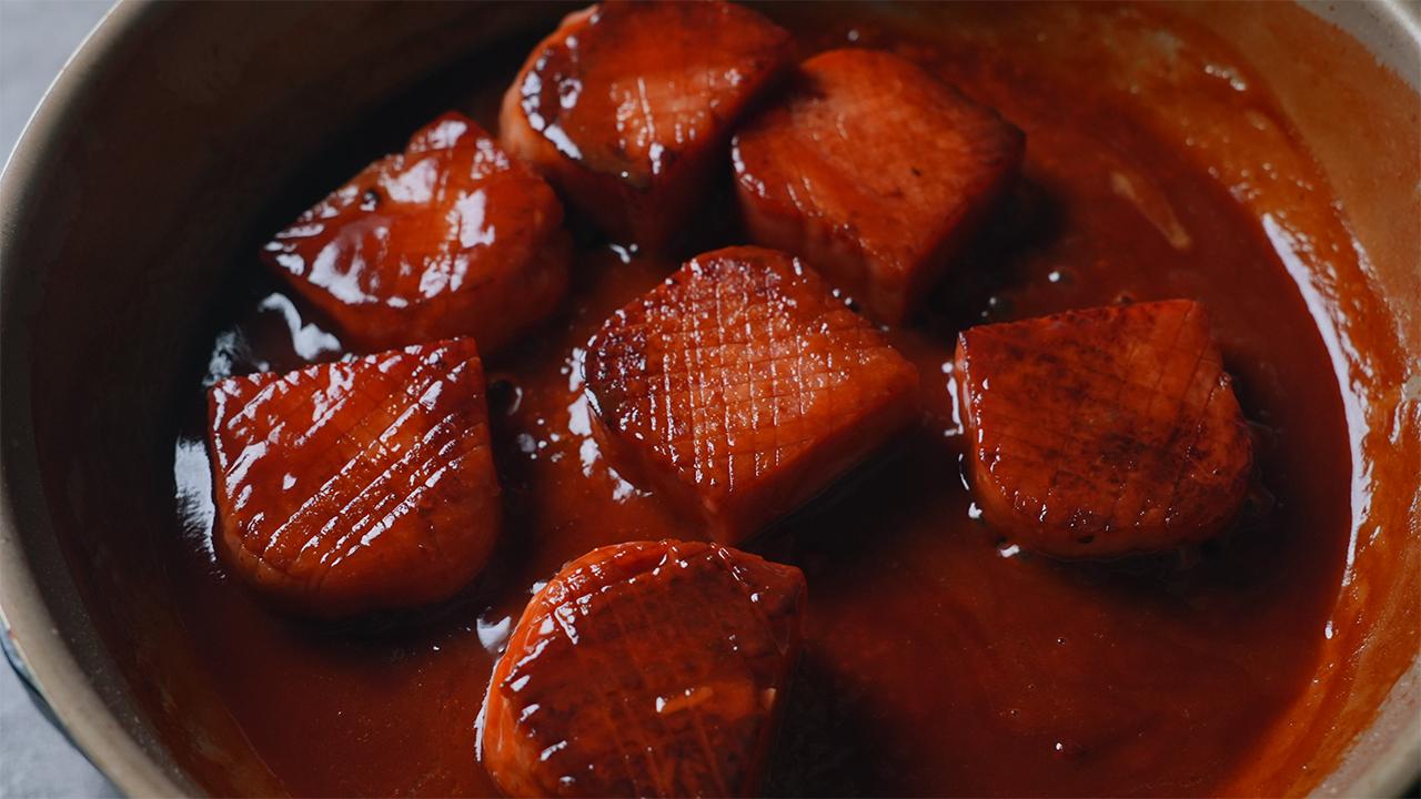 厚切りランチョンミートの赤ワインデミ風ソース_工程