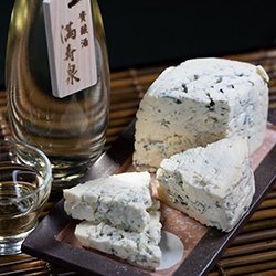 チーズ専門店「フェルミエ」特選 貴醸酒ブルー 5月24日（金）出荷分