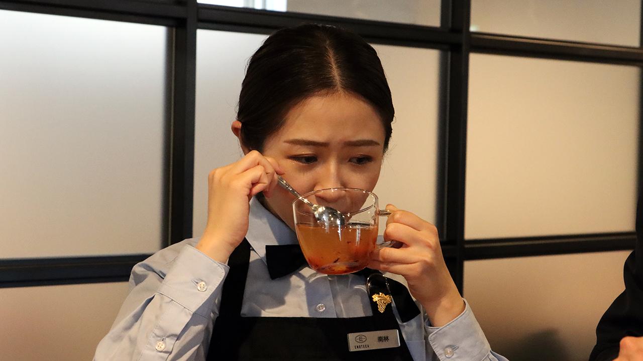 試飲の様子