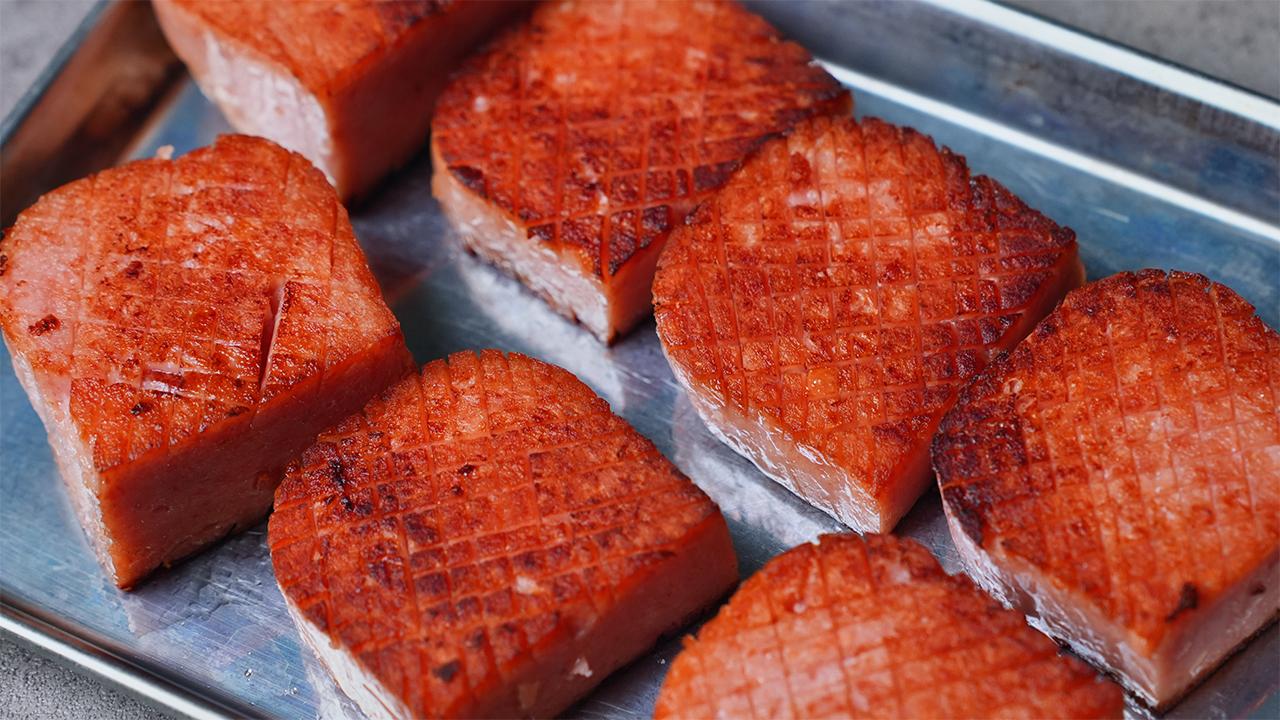 厚切りランチョンミートの赤ワインデミ風ソース_工程