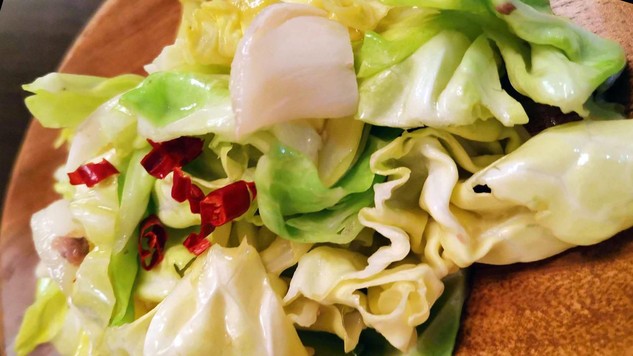 辛口リースリングに合う！アンチョビキャベツ