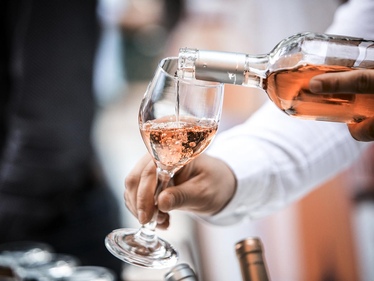 色から見る ワインの違い エノテカ ワインの読み物